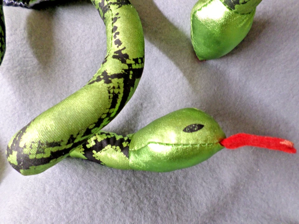 Elope Medusa Hat Adult Adjustable Green Snake Head Cap Halloween Costume Prop - Image 2 of 4