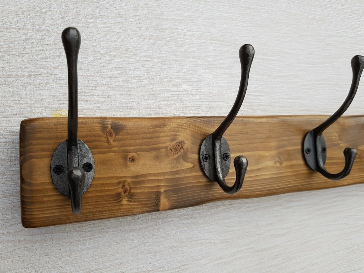 60cm Chunky Rustic Oak Finished Coat Rack With 5 Antique/Vintage 