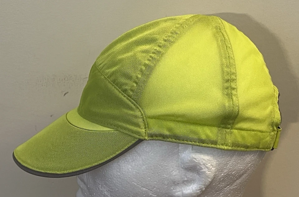 Gorra de tenis ajustable de malla verde neón Nike de 7 paneles Foto 4 de 4