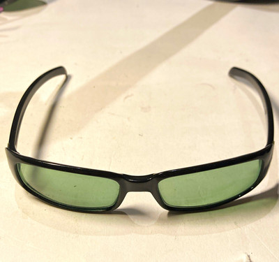 Vintage GUCCI Sonnenbrille Wrap Around Schwarz Grün Metall Wappen Logo Y2K