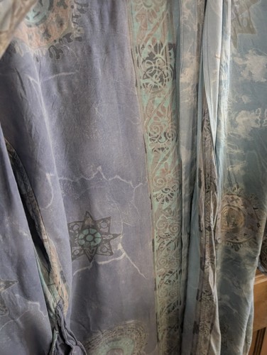 Neu ohne Etikett Batik Morgenmantel mit Taschen & Gürtel aus Indonesien - Bild 3 von 3