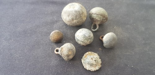 Exceptional Post Medieval/Tudor rare button lot Please read description L91w