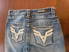Women's Vigoss Heritage Fit Denim Jean Capris Size 2 Embroidered Embellished