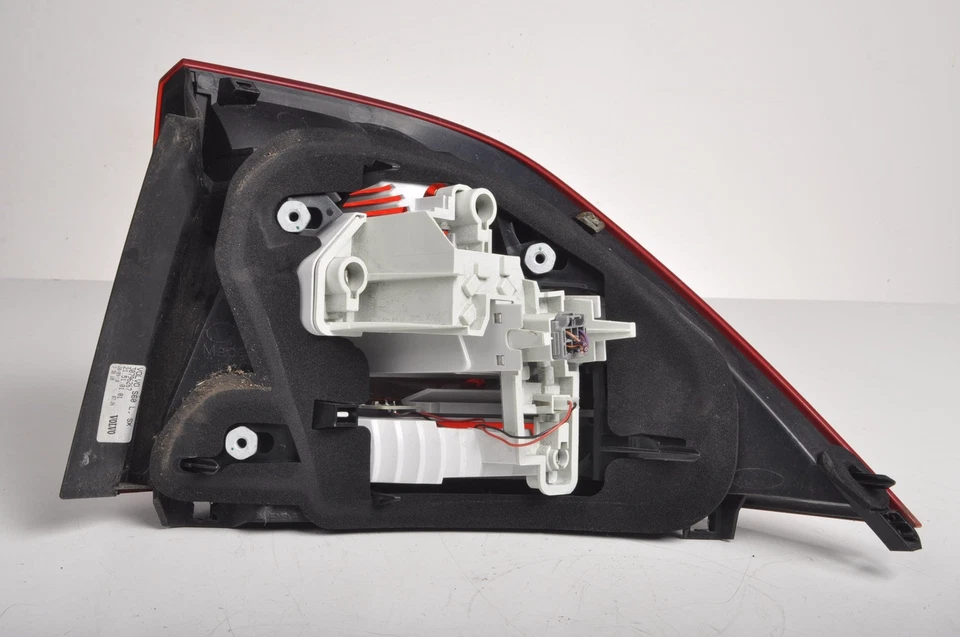 VOLVO S60 II Luz Trasera Izquierda 30796267 - Imagen 3 de 4