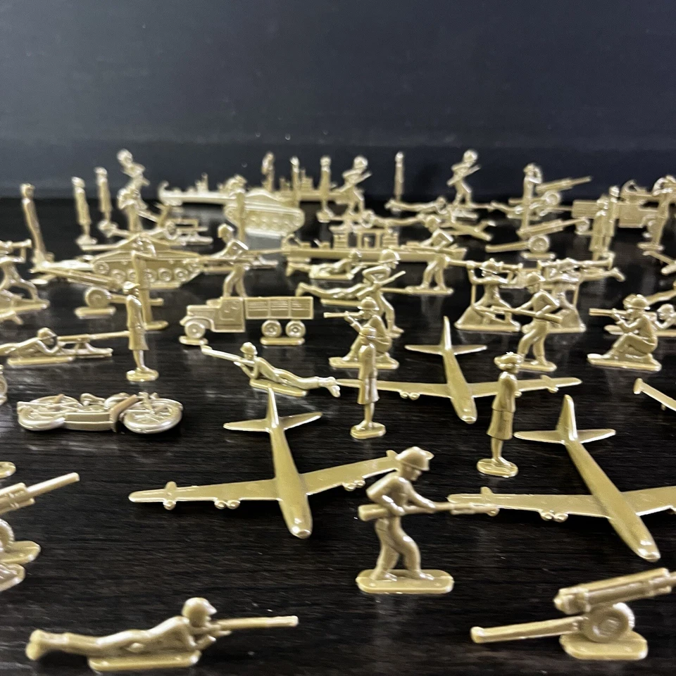 Lote de 60 cómics de plástico plano de colección para hombres del ejército pedidos por correo Foto 4 de 4