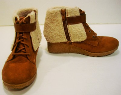 MUDD Faux Suede/Lambs Wool Ankle Boots Girls 2