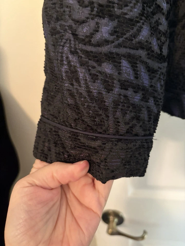 Coldwater Creek Women's Tapestry Blazer Jacket Size Large Purple Black floral - Image 3 of 4