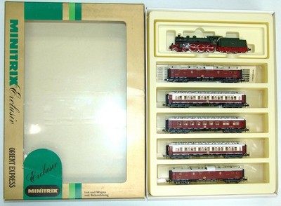 MINITRIX N SCALE 1017 ORIENT EXPRESS 5 CAR PASSENGER SET WITH 2-6-0 (L