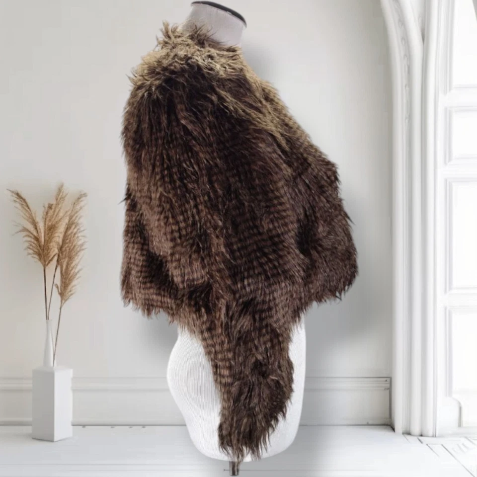 Chaqueta corta de piel sintética marrón Bebe talla M abrigo de fiesta look pluma manga 3/4 Foto 2 de 4