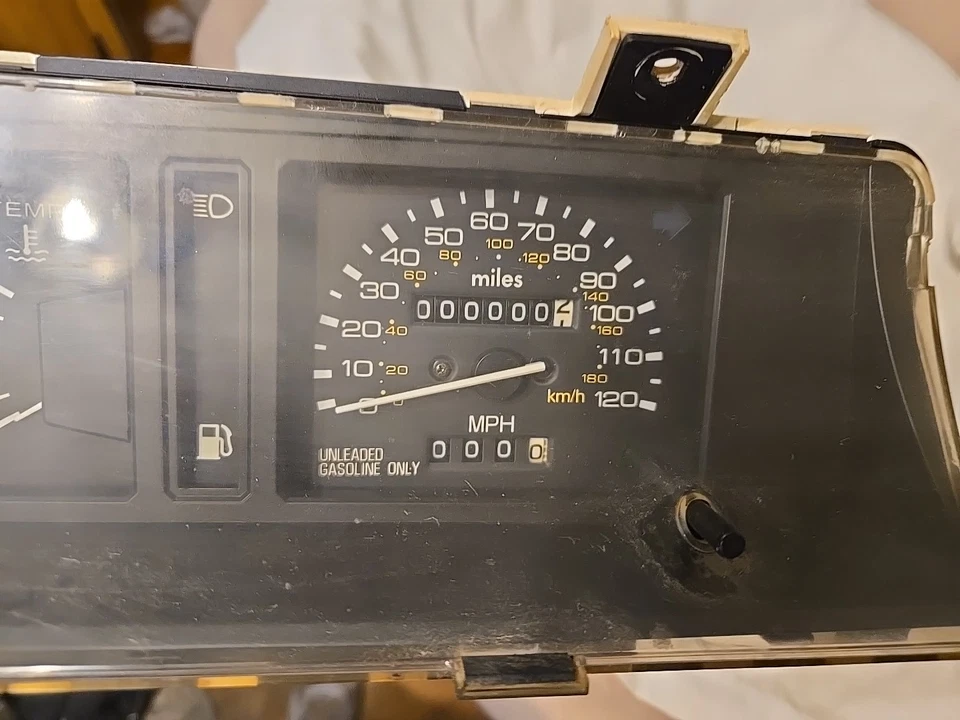 Dodge Colt Plymouth Scamp 1982 velocímetro calibre grupo 0 millas  Foto 3 de 4