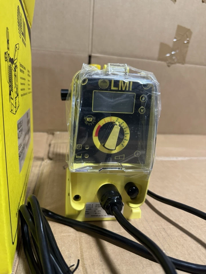 LMI Chemical Metering Pumps AD241-822SI .5 GPH, 250 psi, PVDF, Manual Control - Image 2 of 4