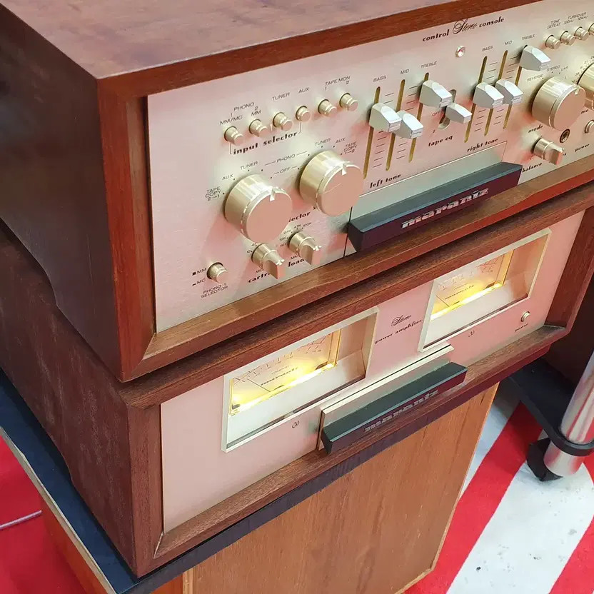 Marantz SM-7 Power Amplifier & SC-7 Preamp with Original Wood Case