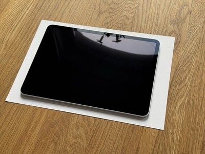 Apple iPad Pro 11'' Silber - 128GB, M2, 4. Generation. Sehr guter Zustand