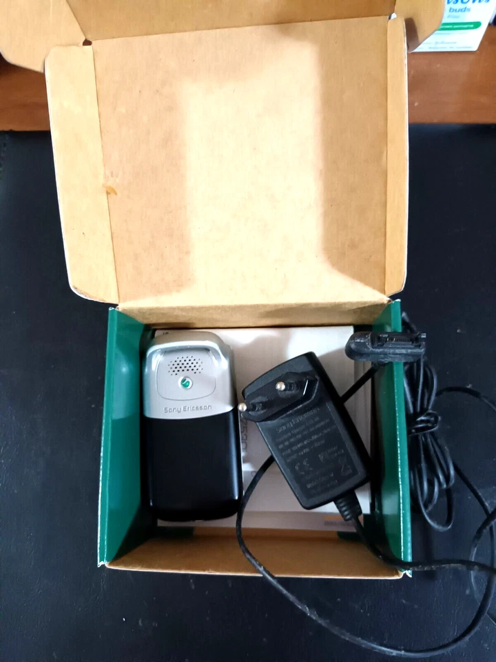 Sony Ericsson Z530i Soft Nero Bluetooth Mobile Phone GSM/GPRS - Immagine 3 di 3