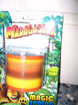DISNEY MADAGASKAR ODER WIE SIE IHREN DRACHEN MAGISCHES FRÜHLING WANDERSPIELZEUG SLINKY TRAINIEREN