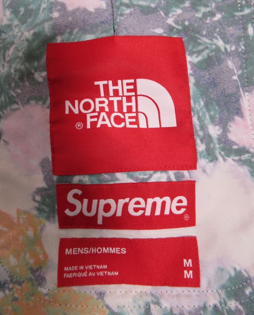 Supreme TNF Trekking Packable Belted Short Flowers S