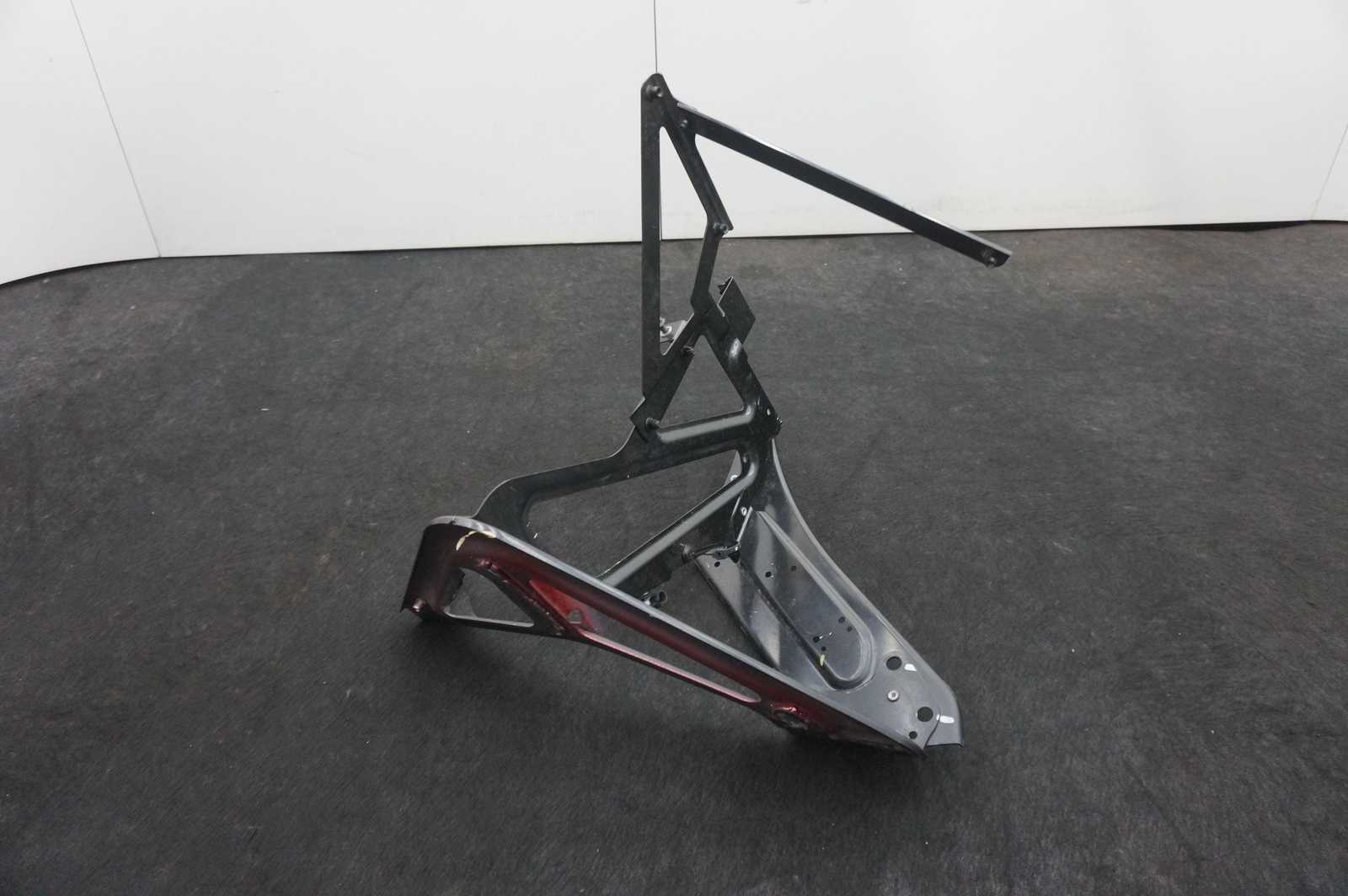 Rear Right Side Quarter Panel Support Bracket OEM 11A8103CP McLaren 650S 2015