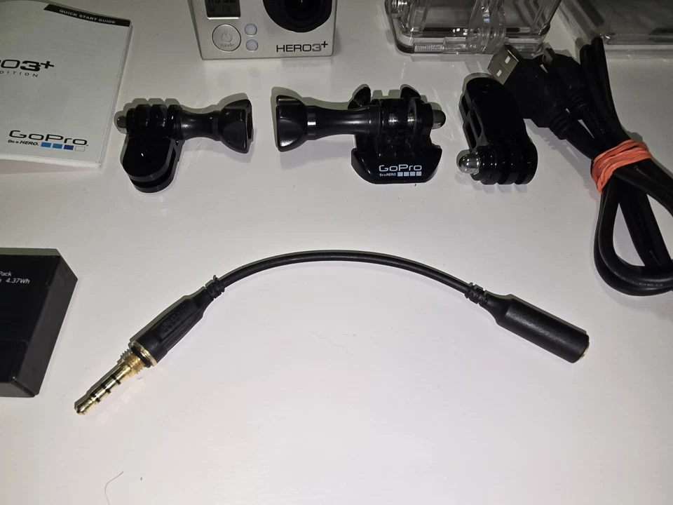 GoPro HERO3 Silver Edition With Underwater Case & Some Accessories Extra Battery - Image 4 of 4