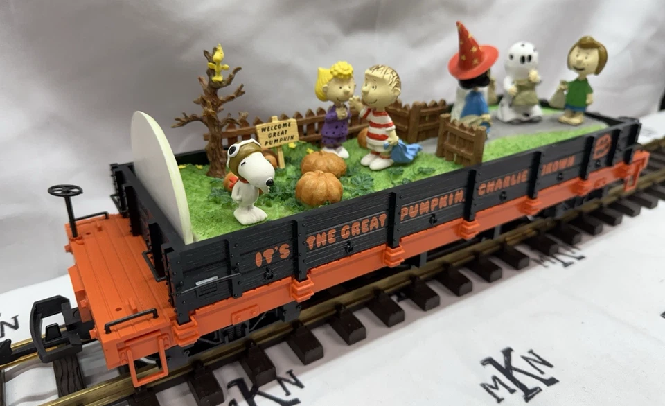 LGB 44610 Peanuts It's the Great Pumpkin, Charlie Brown Halloween Train G Scale - Image 4 of 4