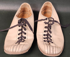 VINTAGE Women's Bowling Shoes Atheltic Sports Stars Shoes of Distinction