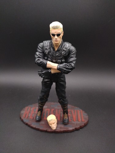 Albert Wesker Palisades Toy Figure+STAND Resident Evil 2 Biohazard Code Veronica