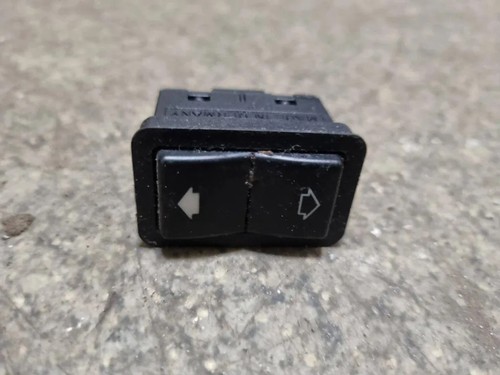 BMW 5 E39 Schalter für Fensterheber hinten links 8368974 2.80 1997 33758716