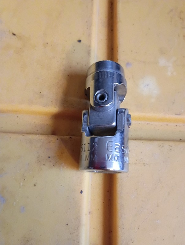 EASCO 1/2" DRIVE 12mm" 6 POINT UNIVERSAL SOCKET 726112 *MADE IN USA*