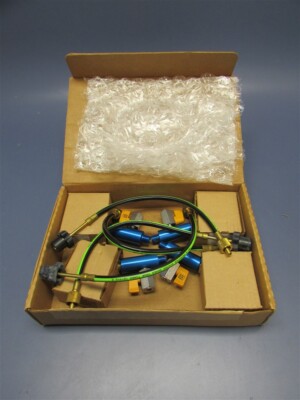 Lot of 4 New WIKA Instrument Corp 213.53 2.5'' Pressure Gauge 8347476