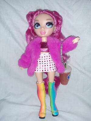 Rainbow High Modepuppe MGA Stella Monroe rosa Haare