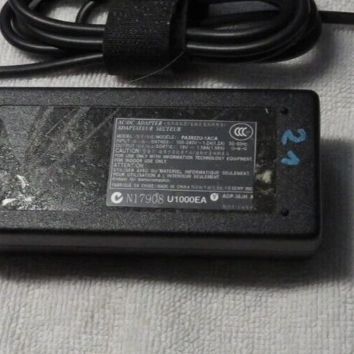 Toshiba Netzteil Adapter AC Model PA3922U-1ACA Laptop Notebook 19V Power Satel - Bild 2 von 2