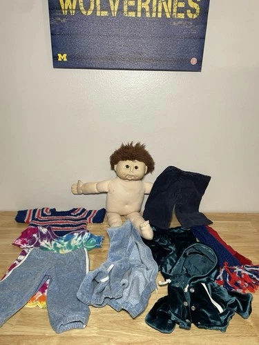 VINTAGE 1984 MN THOMAS CABBAGE PATCH KIDS Head w/ Additional Outfits Brown Eyes