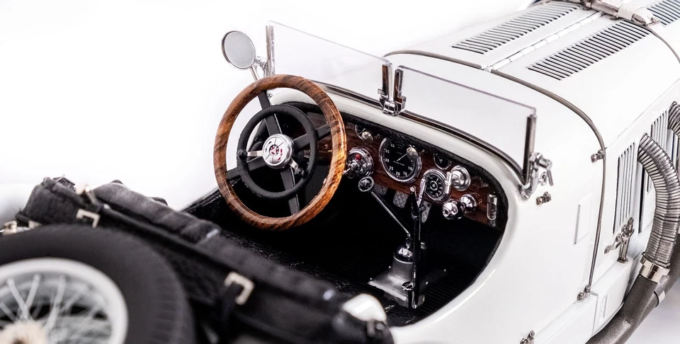 CMC Mercedes-Benz SSK, White 1930 1/18. M-190 - Immagine 4 di 4