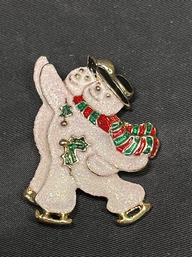 VINTAGE SPAKLY ICE SKATING SNOWMAN COUPLE BROOCH 1.75”