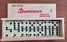 Dominoes 28 Piece Set in Wooden Storage Case (NEW)