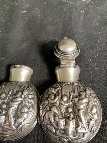 Repousse Sterling Silver perfume case Hallmark with glass perfume bottle inside - Picture 9 of 12