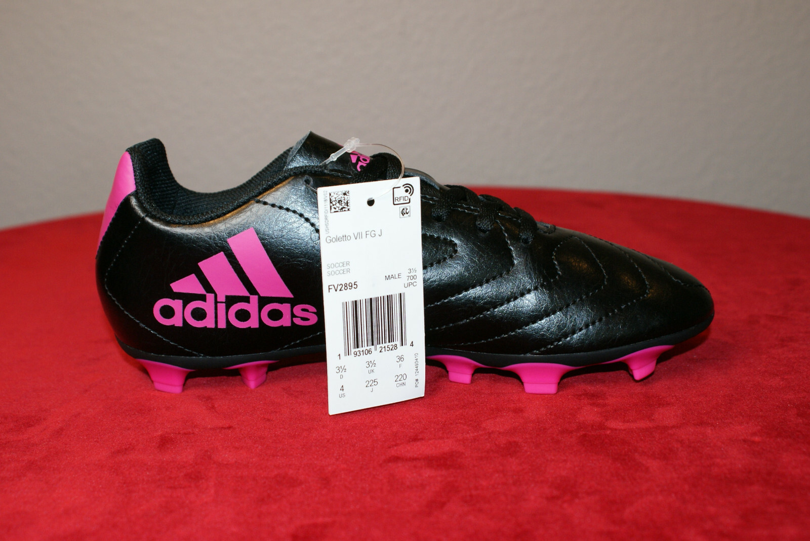 (NEW) Adidas : GOLETTO VII FG / Youth Soccer Shoes / Size 4 / Black, Pink (DEAL)