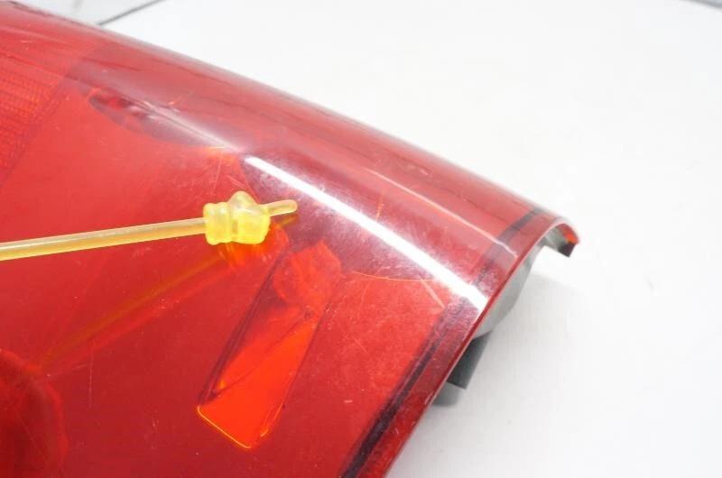 Luz trasera pasajero derecho Nissan Titan 2004-2014 26550-ZH216 OEM Foto 3 de 4