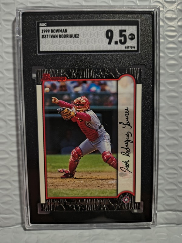 1999 Bowman Ivan Rodriguez #37 SGC 9.5 Texas Rangers Baseball