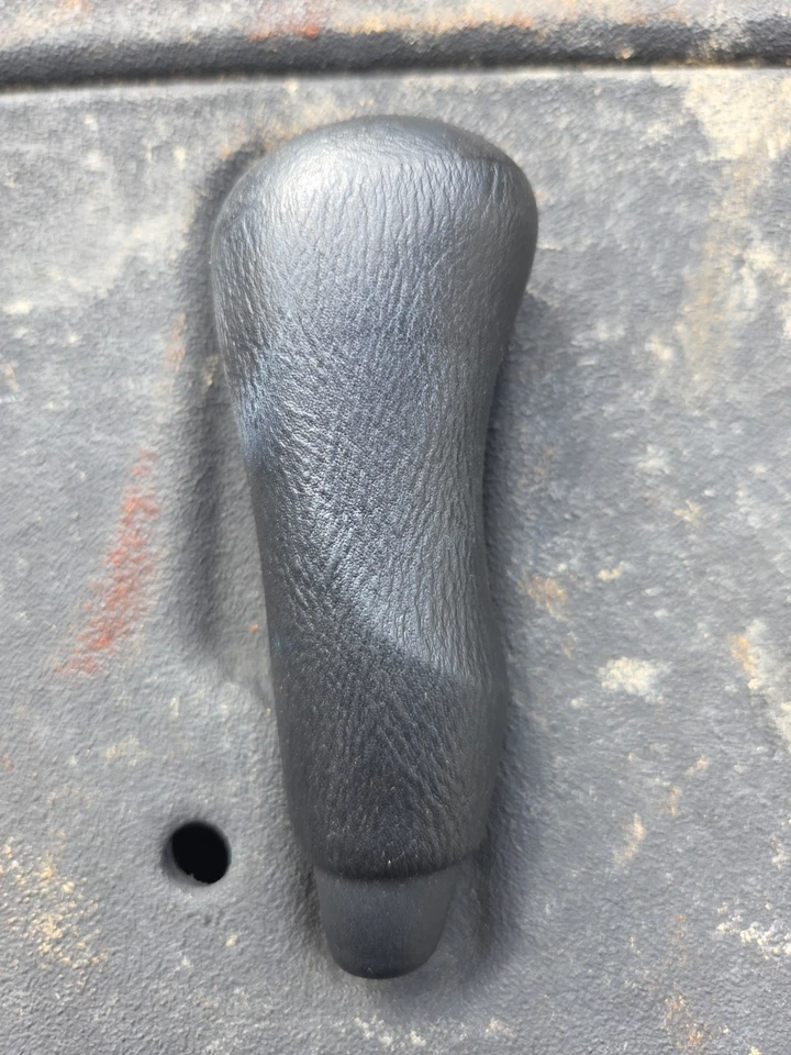 2003-2008 Subaru Forester  Gear Shift Shifter Knob Black OEM - Image 2 of 4