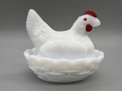 Vintage Small Westmoreland White Milk Glass Hen Chicken On Nest Dish