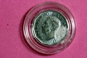 ESTATE FIND 1945 - 5 CENTS CANADA !!  #J28518