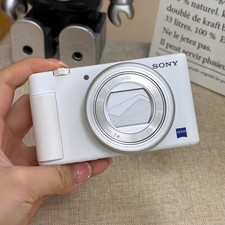 Sony ZV-1 20.1MP Compact Digital Camera Flip-out 3.0” LCD Screen With Charger