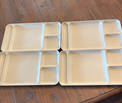Set of 4 Vintage Tupperware Beige Almond Divided Cafeteria Style Tray # 1535