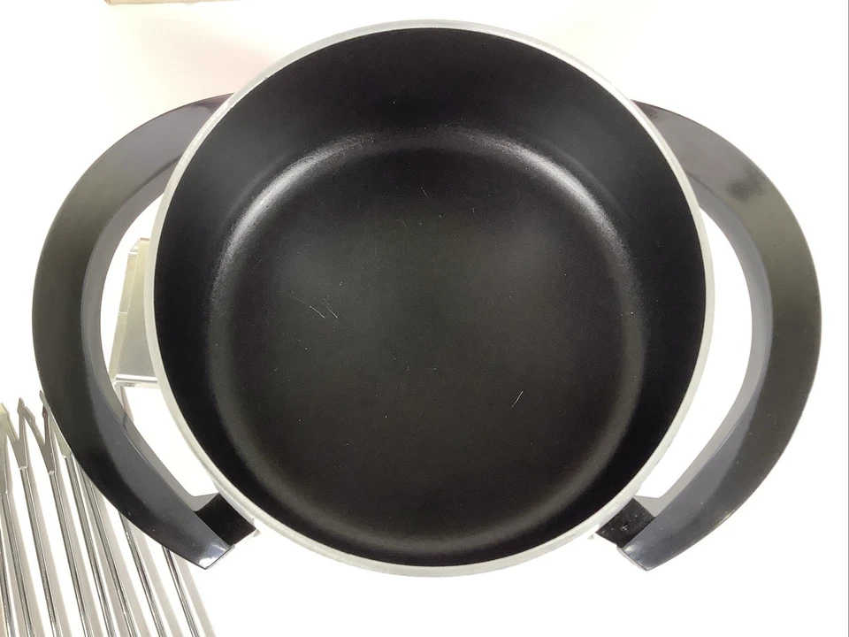 Vintage 1989 West Bend 2 QT Electric Fondue Pot in Box with 16 Forks Made in USA - Imagem 3 de 4