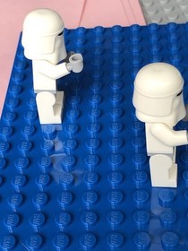 Lego Star Wars: Episode 4/5/6lot Of 2 Snow troopers, Gray Hips Minifig Sw0764