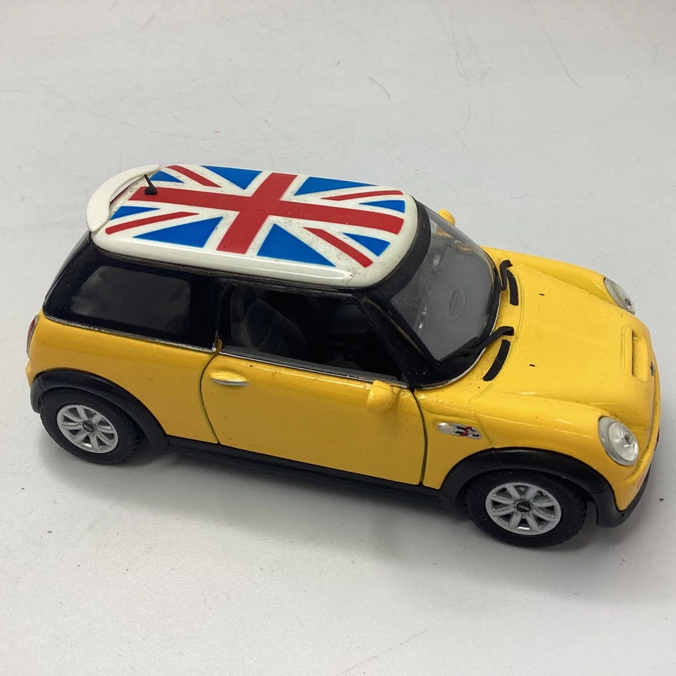 Set of Kinsmart & Top Mark Mini Cooper S 1:28 Scale Model Cars (5D) MO#8767 - Image 3 of 4