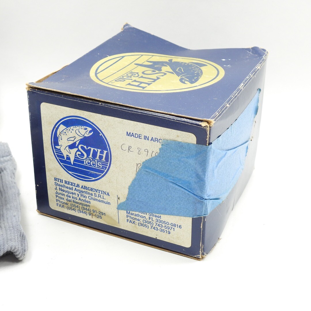 STH Cassette 8910 Fly Reel. Made in Argentina. W/ Box and Pouch. 