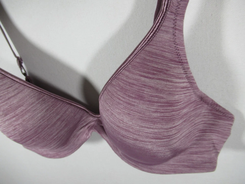 Sujetador Barely There cómodo curvas 34B púrpura con aros 4364 Foto 2 de 4