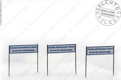 MF F003B - H0 1:87 - 3er Set Schilder ''Gelbe Linie nicht überqueren verboten'' Versi