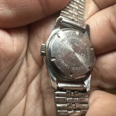 Working Vintage DELBANA 17 Jewels Swiss Made Ladies Watch  display picture 3